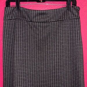 Vintage Garfield & Marks grey black academia houndstooth pencil skirt. Size 10
